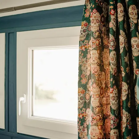 La Cour Aux Puits بيت للعطل *